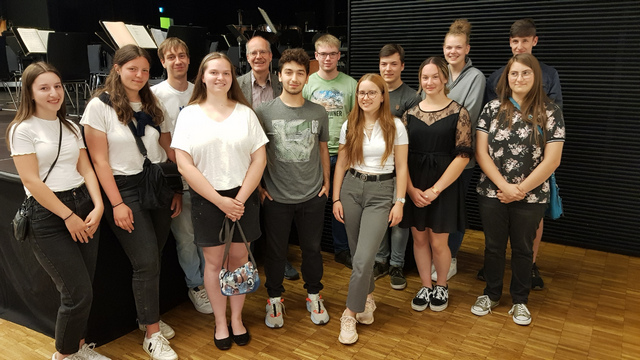 Schüler*innen des HZG beim Konzert des Orchesters der Musikhochschule Trossingen