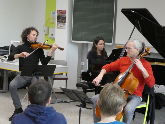 Wojciech Garbowski (Violine), Marcus Hagemann (Violoncello) und Cristina Marton (Klavier). Foto: Edenhofer